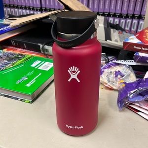 Cranberry scarlet color hydro flask 32 oz